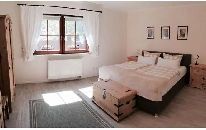 別荘 Premium Gruppenunterkunft Fuer Bis Zu 25 Gaeste Im Garten Mit Badefass ベルリン