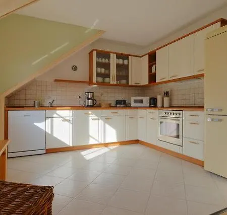 Premium Gruppenunterkunft Fuer Bis Zu 25 Gaeste Im Garten Mit Badefass *