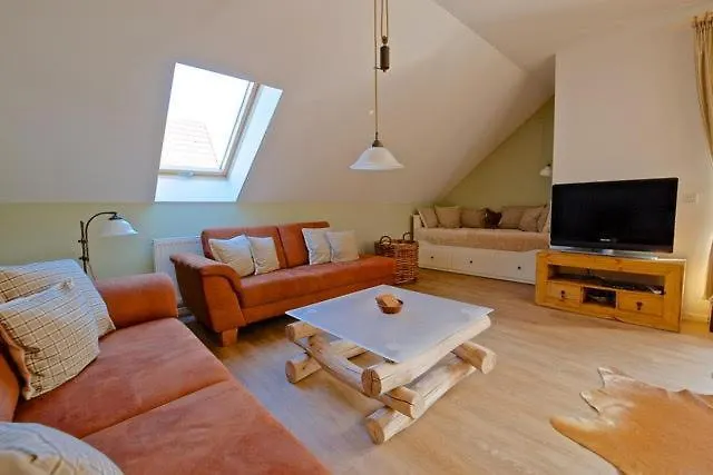 Ferienhaus Premium Gruppenunterkunft Fuer Bis Zu 25 Gaeste Im Garten Mit Badefass *