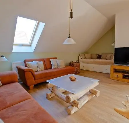 Ferienhaus Premium Gruppenunterkunft Fuer Bis Zu 25 Gaeste Im Garten Mit Badefass *