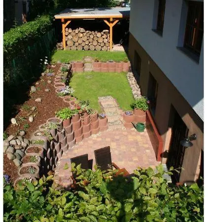 度假居 Premium Gruppenunterkunft Fuer Bis Zu 25 Gaeste Im Garten Mit Badefass